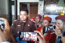 sehari-jelang-kunjungan-wapres-gibran-pmkri-sikka-gelar-aksi-minta-kejari-sikka-segera-audit-jasa-covid-rsud-tc-hilers-maumere
