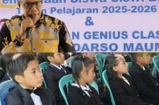lompatan-pendidikan-di-sikka-genius-class-diluncurkan-wabup-simon-tegaskan-pentingnya-pendidikan-berbasis-karakter