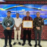 bupati-sikka-terima-penghargaan-nasional-bapperida-optimal-2025-dari-brin
